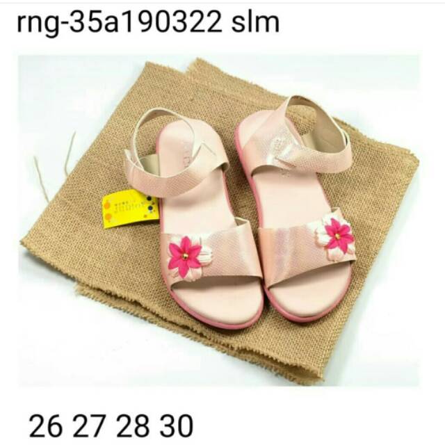 Sandal branded yongki junior