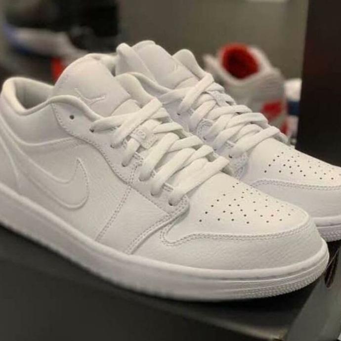 AIR JORDAN 1 LOW TRIPLE WHITE Termurah