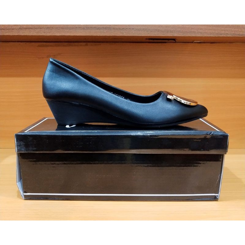 Sepatu Wanita Wedges Inside CC2068 Terlaris