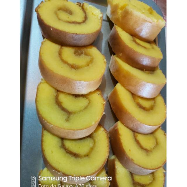 

Roll cake nanas
