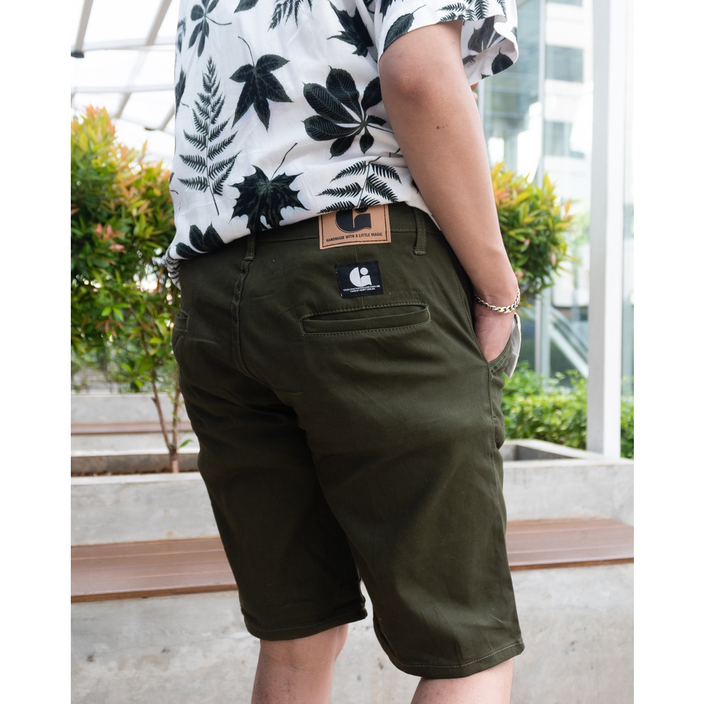 Gizmo Celana Chino Pendek Hijau Army