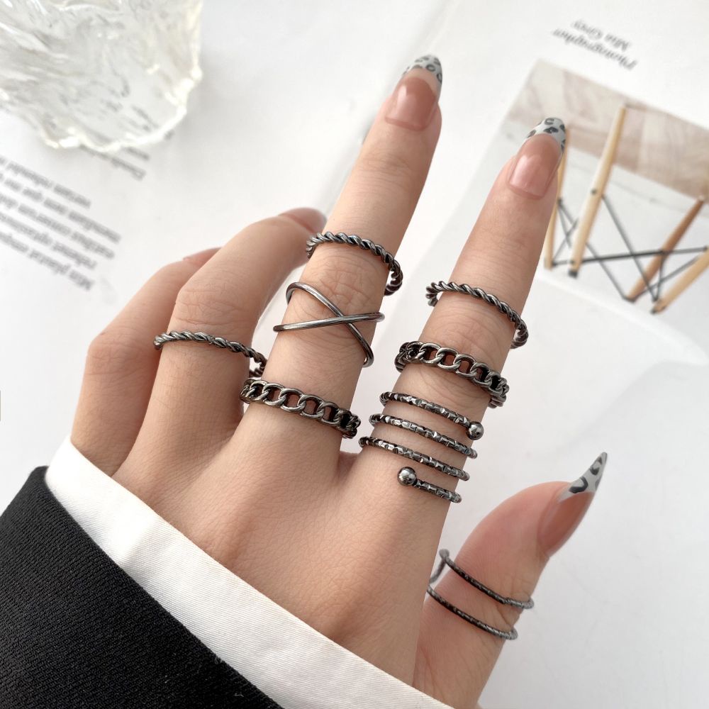 Set Cincin Bentuk Hati Gaya Punk Untuk Wanita