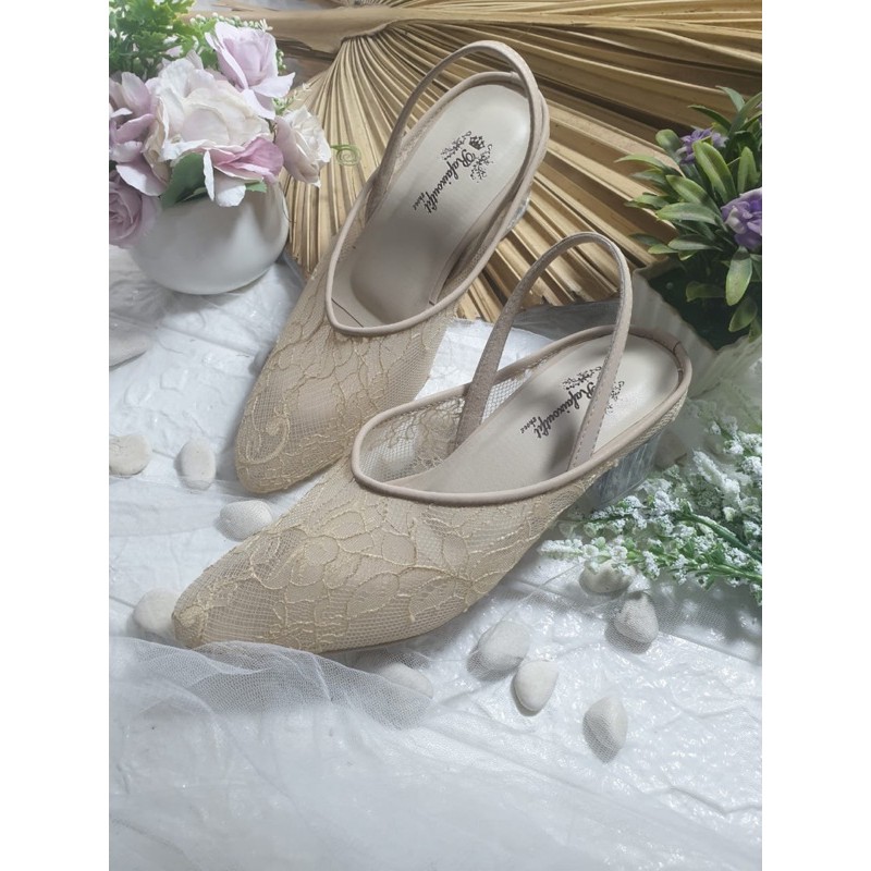 sepatu laumi cream lace tile cream sepatu wanita 5cm hak kaca