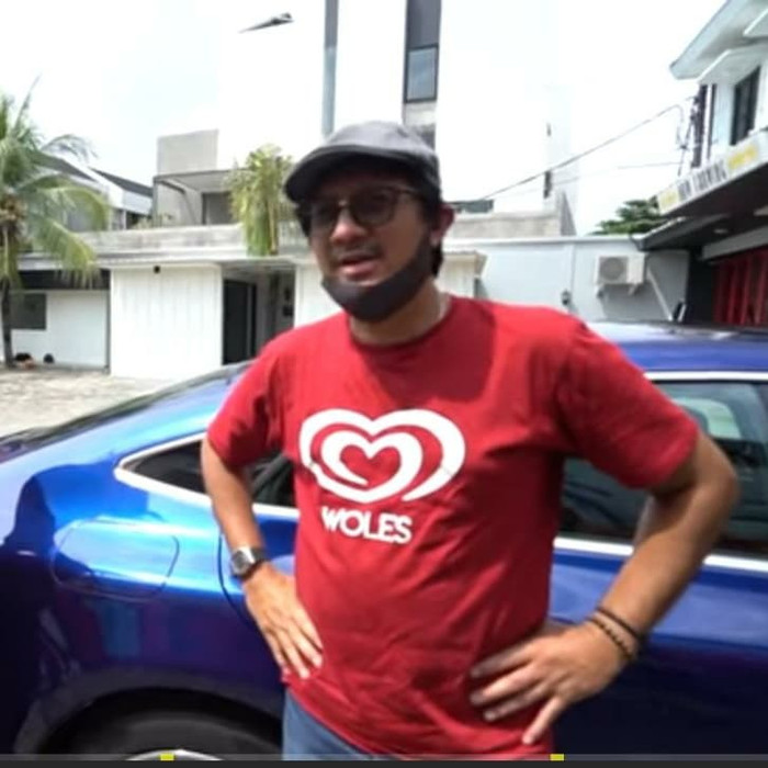 KAOS BAJU UNIK PRIA WANITA WOLES ANDRE TAULANY - Putih, S