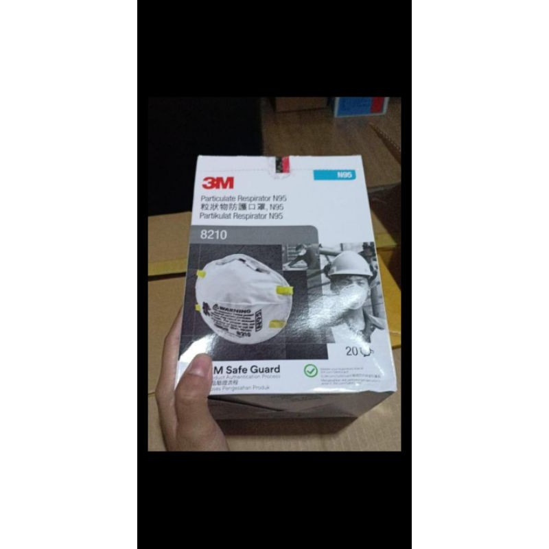 masker 3M 8210