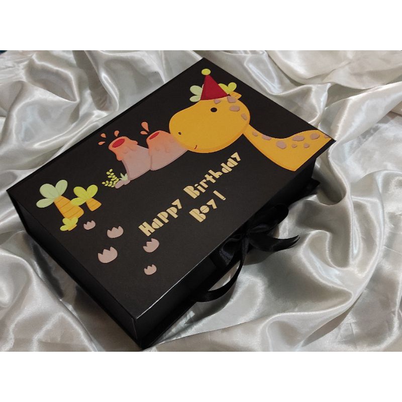 

Box Ulang Tahun Anak / Box Hampers NewBorn size P:26cm L:17cm T:7cm ( Ready Stock )