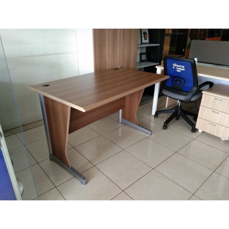 Meja Kantor Meja Kerja UNO 120x75x75 cm UOD8072 Molek Furniture