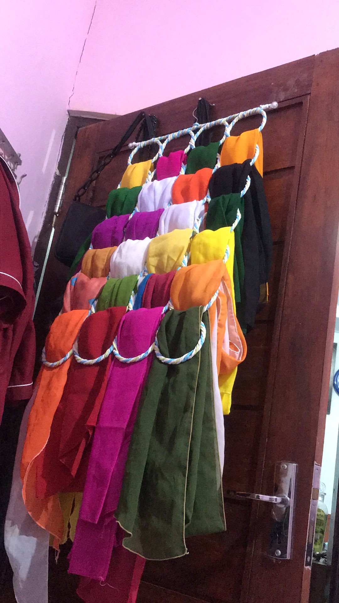 Hanger Gantungan Selendang 28 Slot