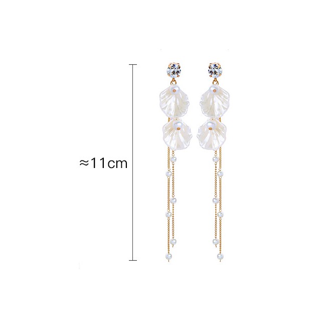 LRC Anting Tusuk Fashion Gold Resin Shell Pearl Earrings F55547