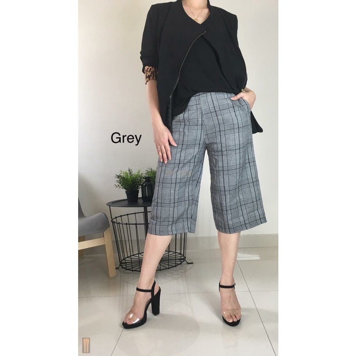 CELANA PENDEK WANITA 3/4 PLAID PANTS