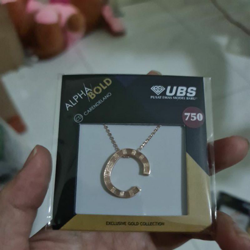 Kalung Alpha Bold huruf C kadar 750 UBS