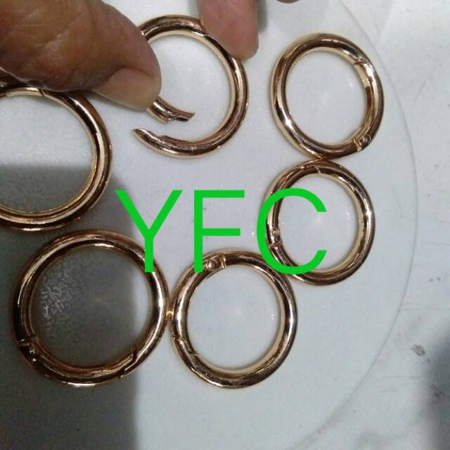 Ring on off rose gold 2,5cm ( per biji )