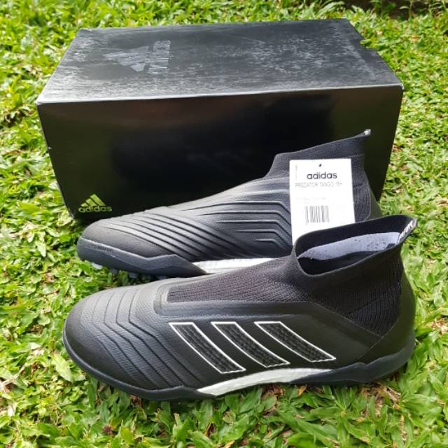 Adidas Predator Tango 18+ TF Shadow Pack
Size: 43 1/3
