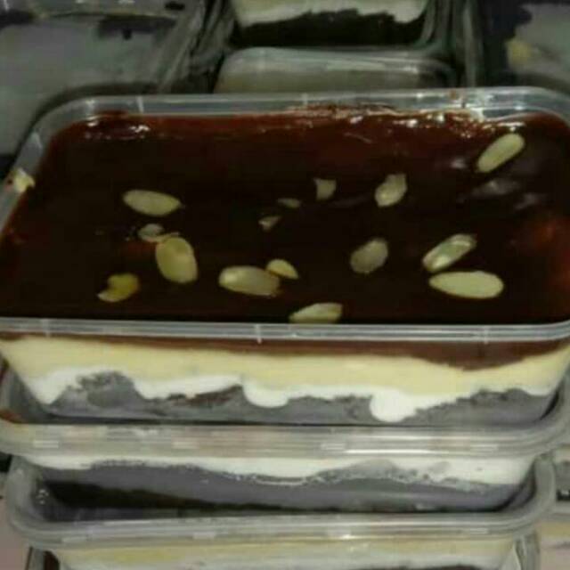 

Brownis durian dan brownis alpukat