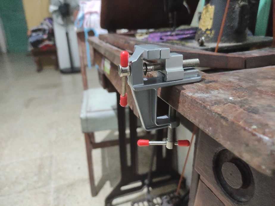 Ragum Meja Mini / Clamp Penjepit Mini / Perkakas Catok Meja Mini