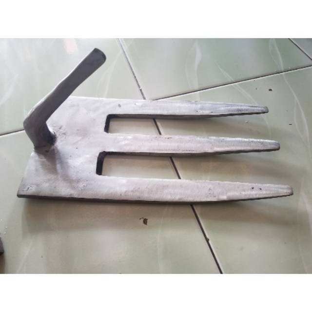 GARPU CANGKUL GARPU TANAH PUPUK