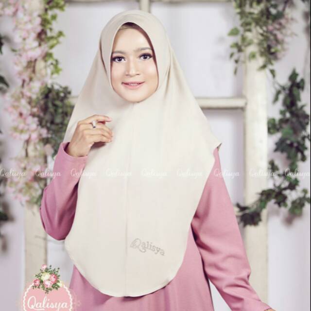 Basic "Inaya" Size M Qalisya Ori Branded no KW