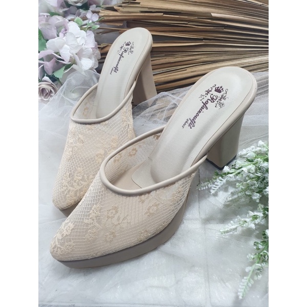 sepatu seyla cream tinggi 9cm hak tahu