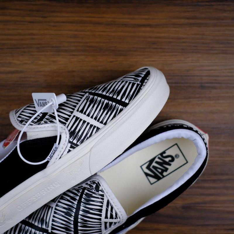 SEPATU SNEAKERS MAN HOKA RUNNING PREMIUM