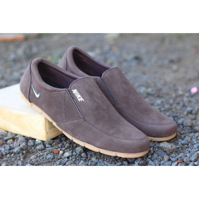 Sepatu Kulit Suede Slip On Semi Formal Nike Slop Terbaru Gaya Santai Cowok Jalan  Murah Main