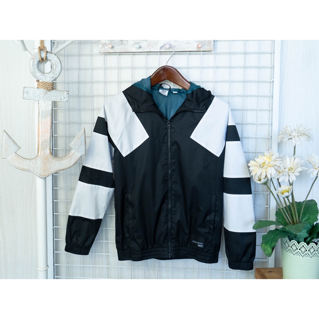 Jaket parasut anak/dewasa second ADIDAS BIG STRIPE JACKET
