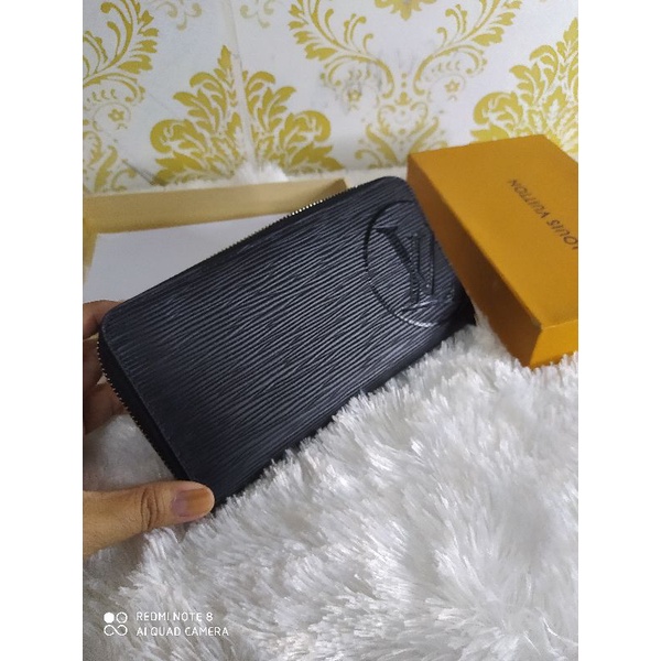 Dompet panjang Lv hitam