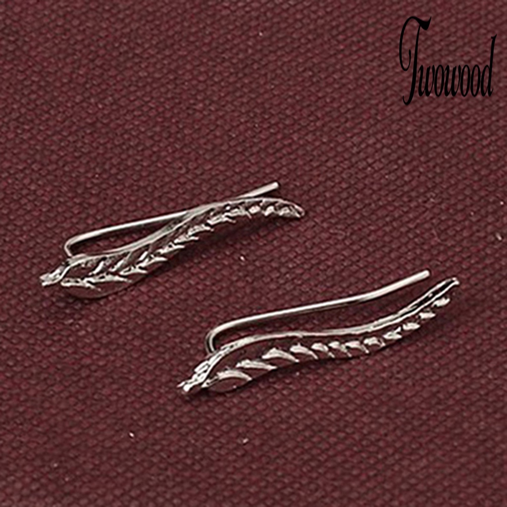 1 Pasang Anting Stud Bentuk Daun Bahan Alloy Untuk Wanita