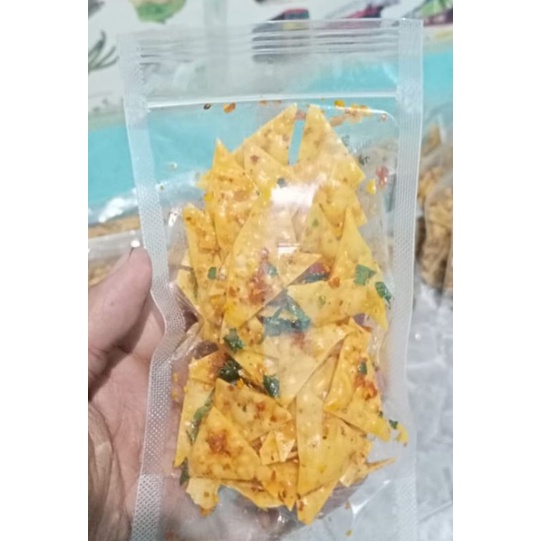 

kripik pangsit pedas daun jeruk 50g