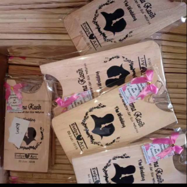 

Souvenir telenan tali