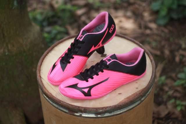 sepatu mizuno wave lightning pro