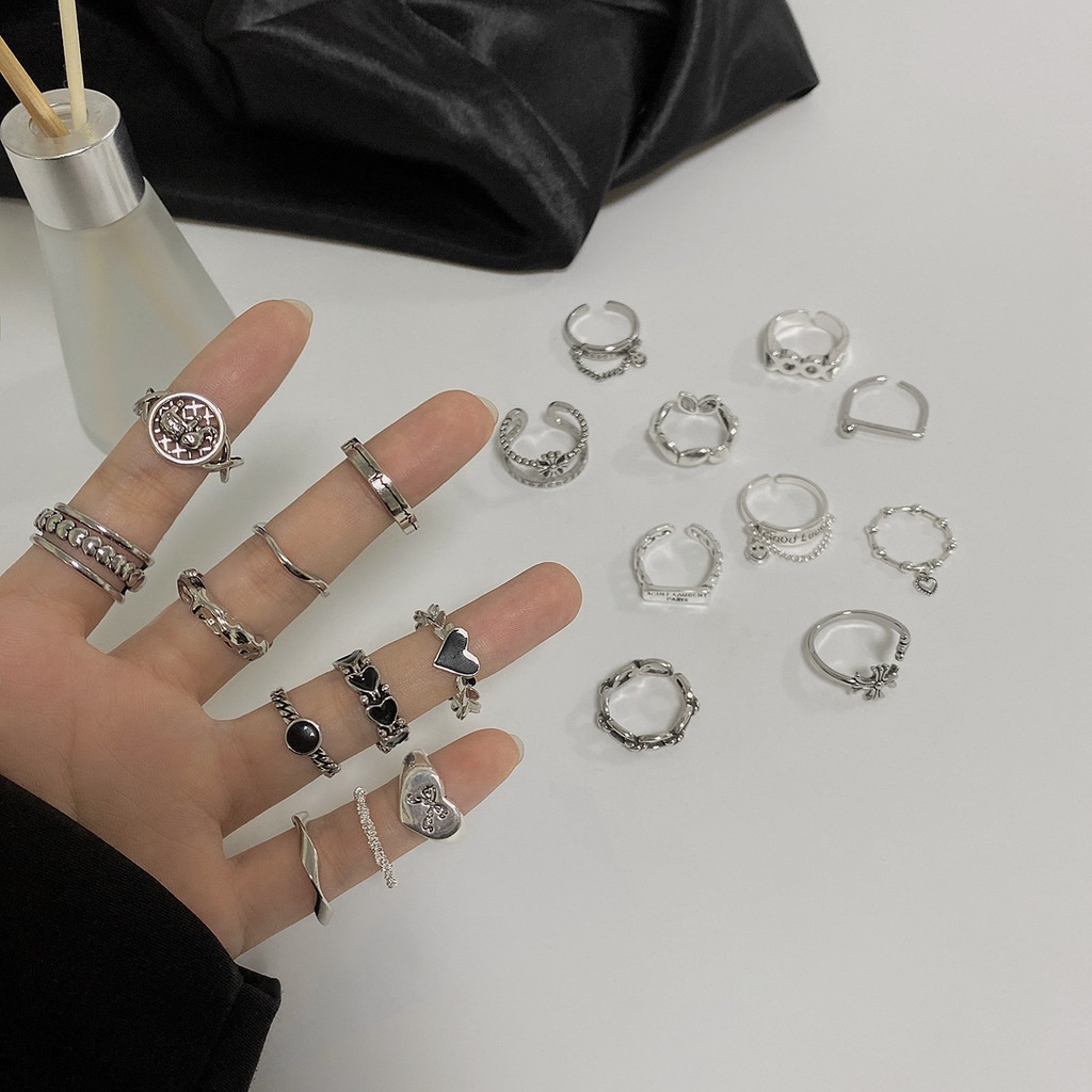 Cincin Aneka Bentuk Gaya Retro Untuk Wanita