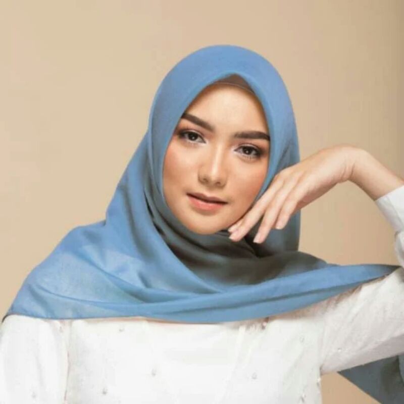 elzatta Jilbab Segi Empat Keisha Sadia Basic 2-534 - Biru muda 4