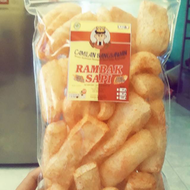 

Krupuk rambak kulit sapi rasa pedas