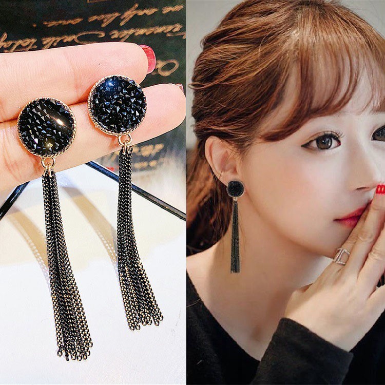 Anting Rumbai Panjang Aksen Berlian Warna Hitam Bahan S925 Gaya Retro