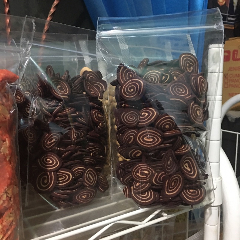 

Kuping gajah coklat