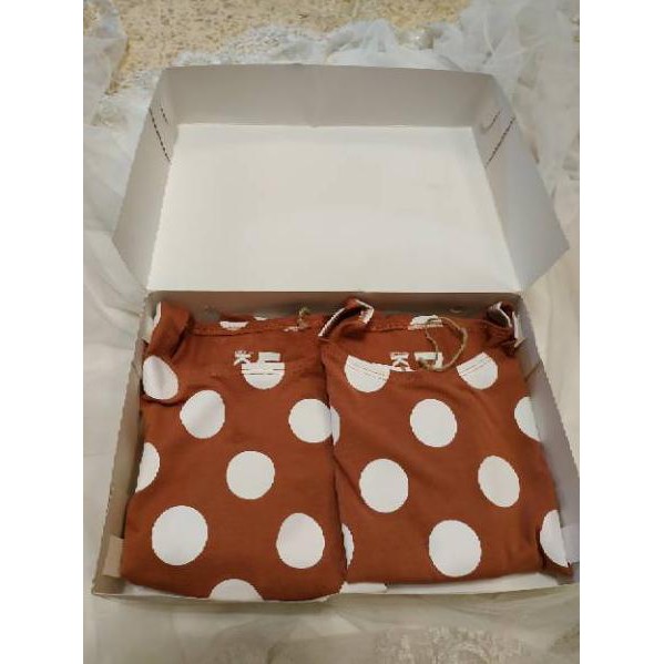 

Murah Meriah ➨ box donat, kotak kado, dus polos , kotak sajadah oleh oleh haji dll ✹CWD✯