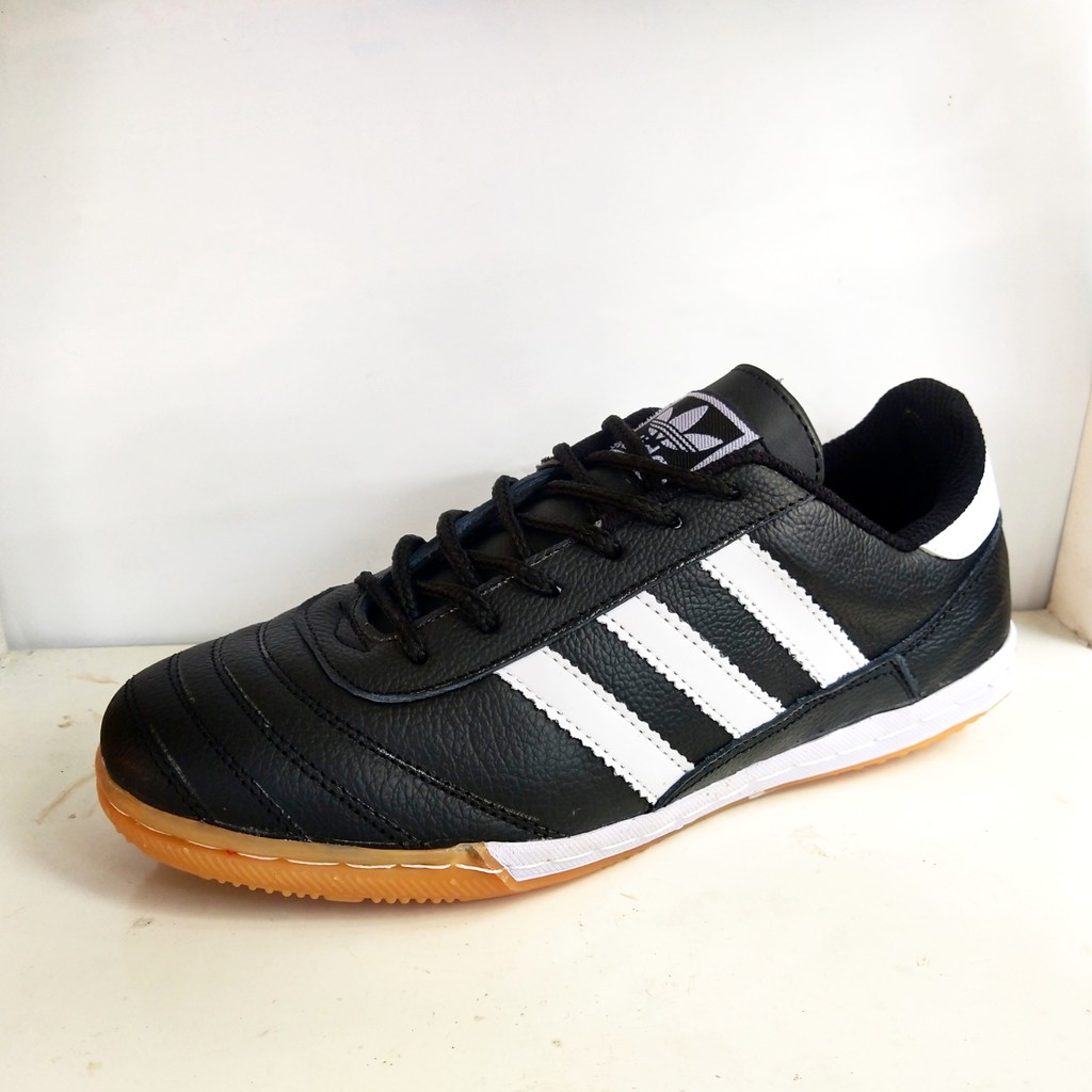 Sepatu futsal kulit Asli Sol udah JAHITAN