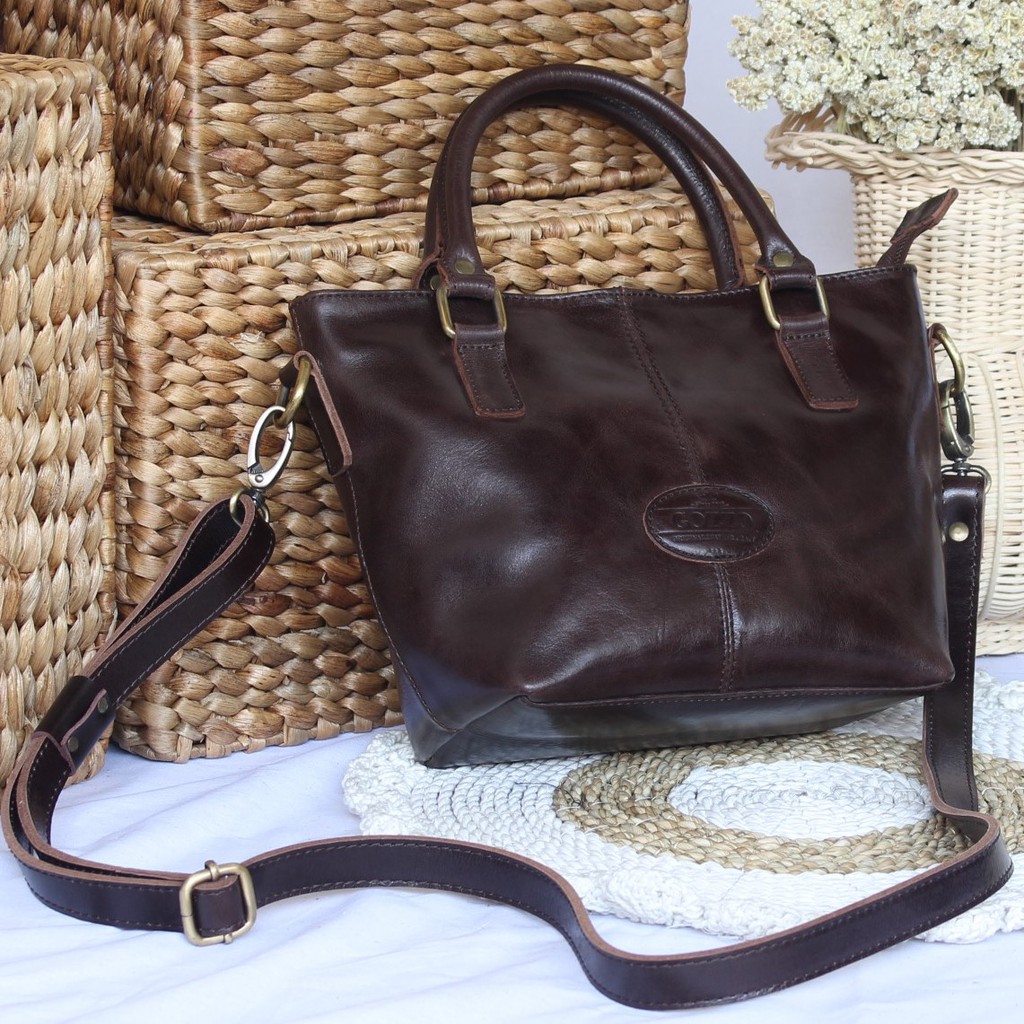 TAS JINJING DAN SELEMPANG KULIT SAPI ASLI MODEL EMMA DARK BROWN/ FREE GRAVIR NAMA DI GANTUNGAN TAS