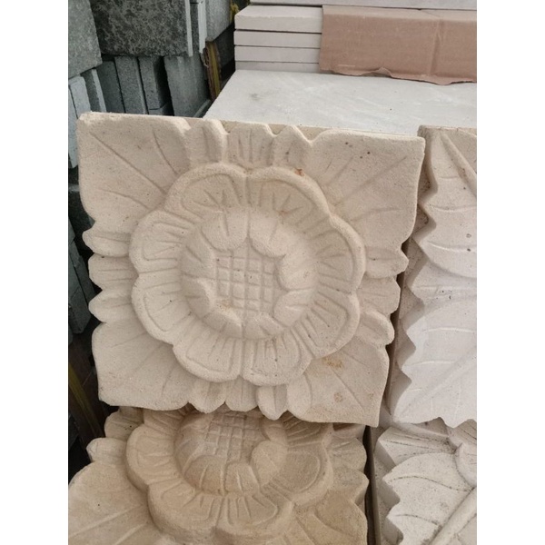ornamen batu ukiran 20x20cm