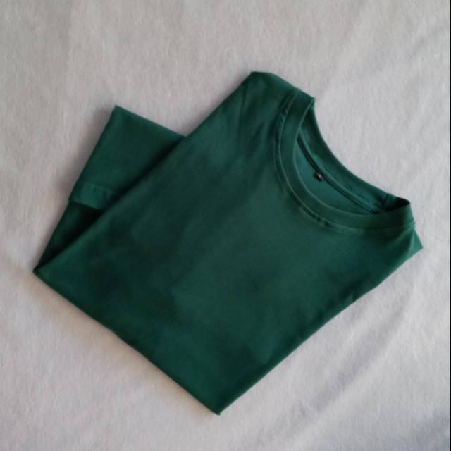 Kaos Polos Hijau Botol
