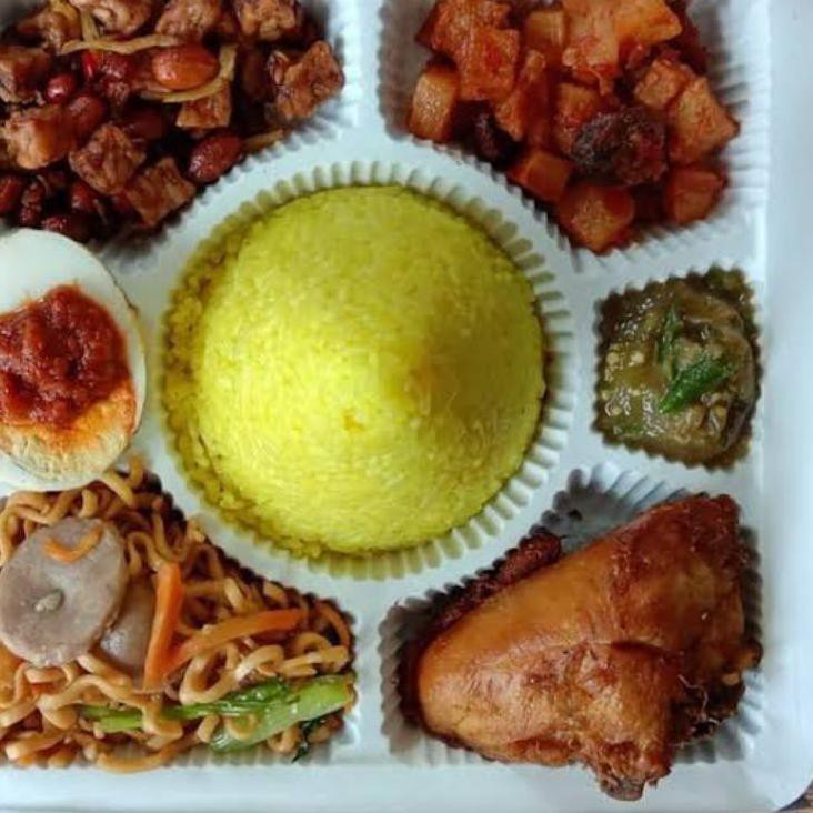 

9.9 Nasi Box Sekat 7 Paket J Enak Halal Murah Dan Higienis