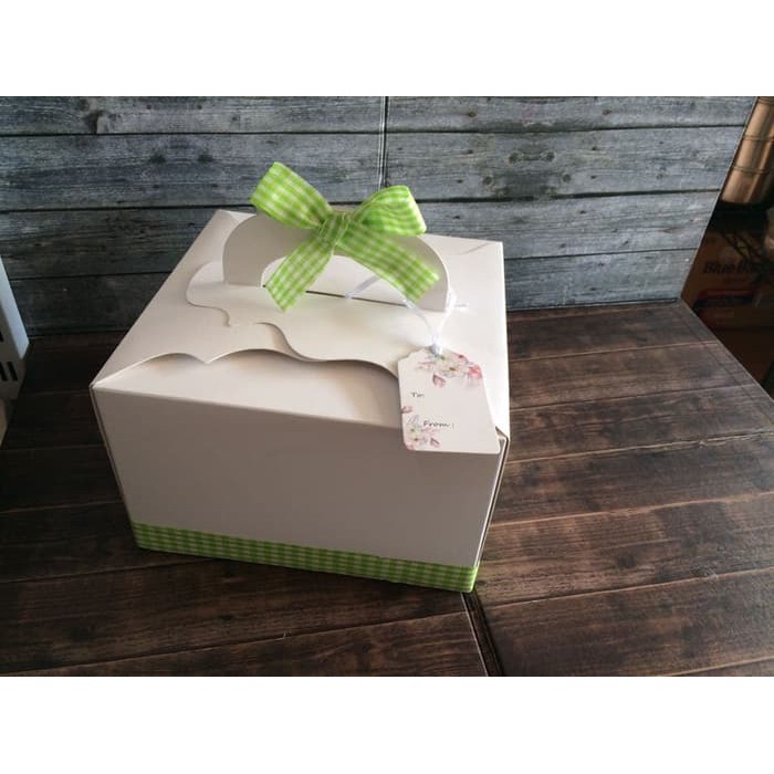 

packaging box / dus kue / gift box ukuran 25x25 model tenteng PUTIH