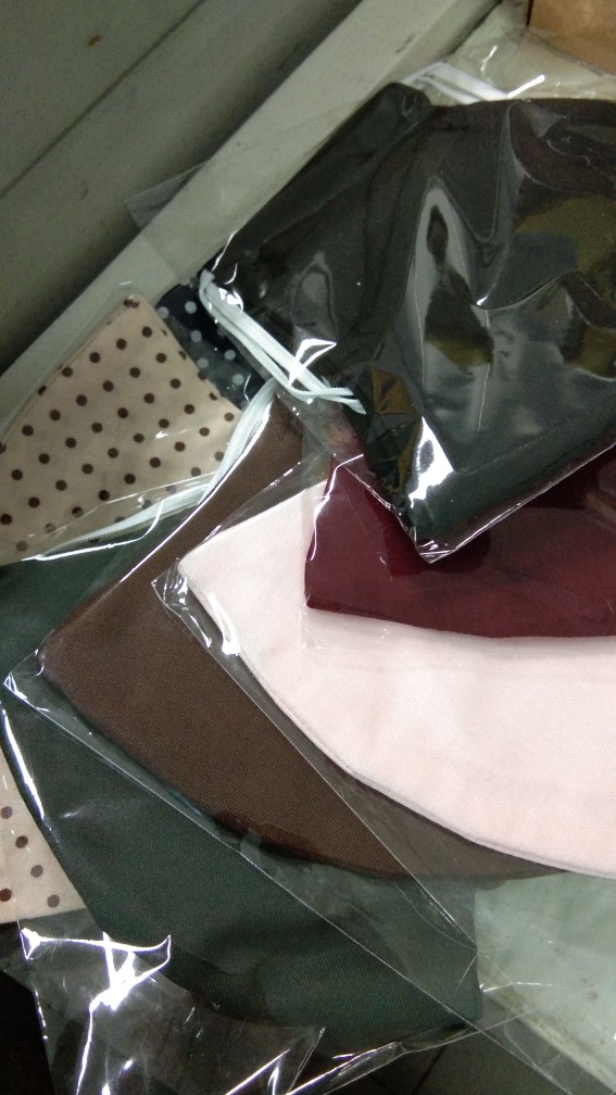 Masker Kain Katun Motif 2 Lapis Ada Tempat Tisu