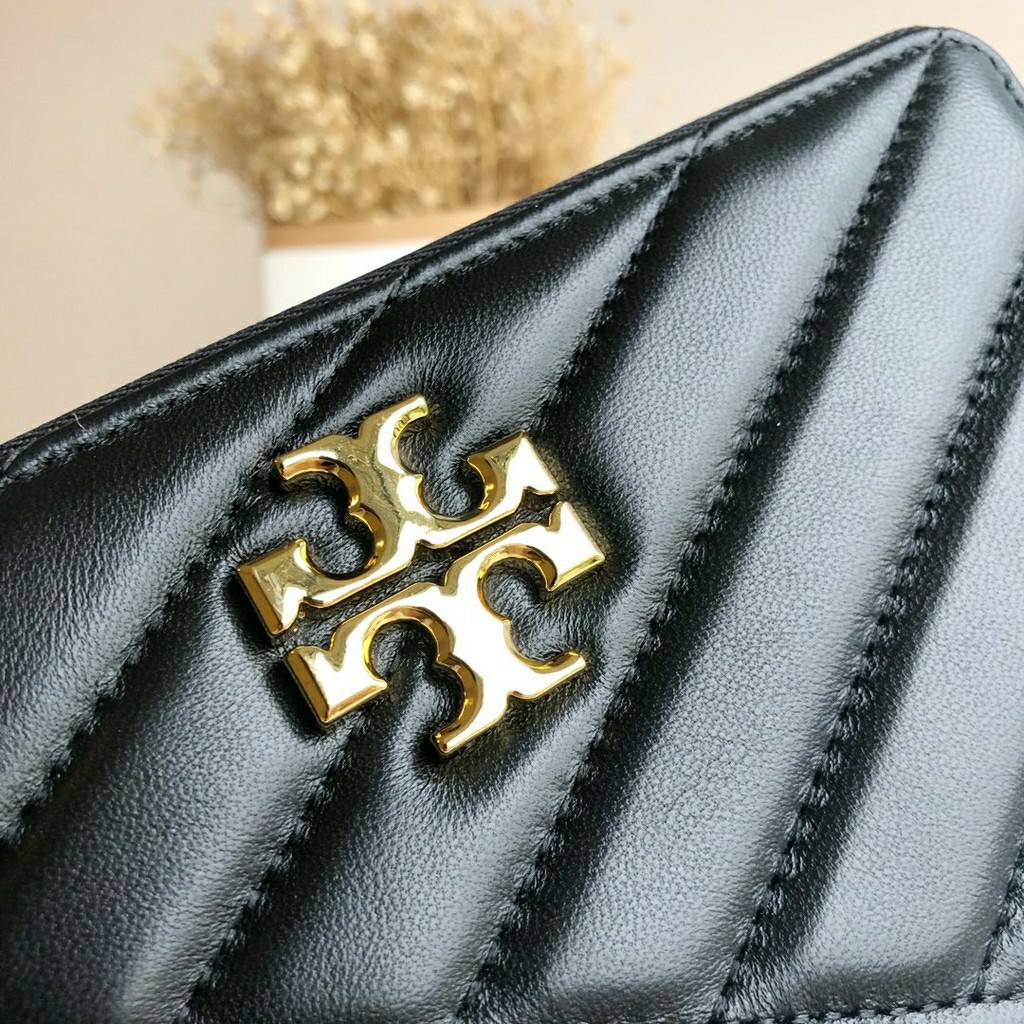 DOMPET TB TORY BURCH KIRA CHEVRON ZIP CONTINENTAL