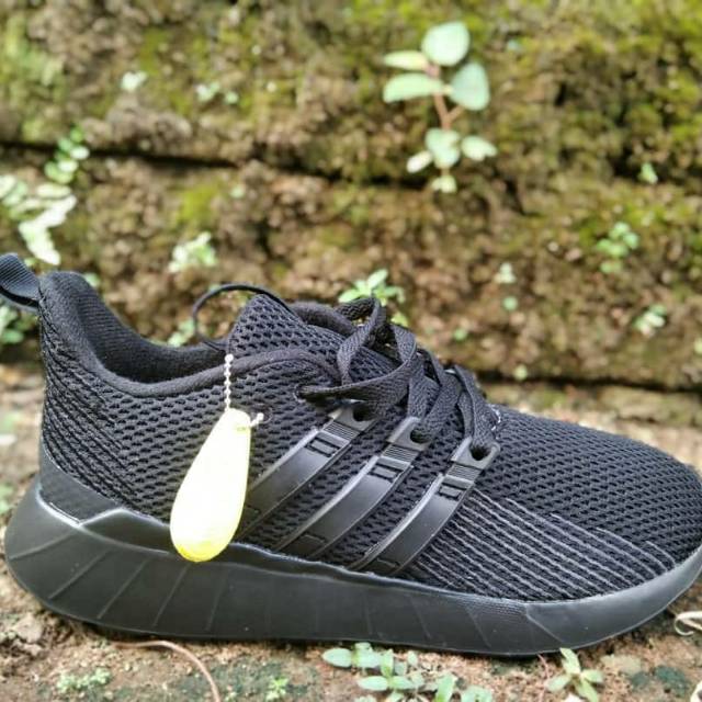 adidas questar flow core black