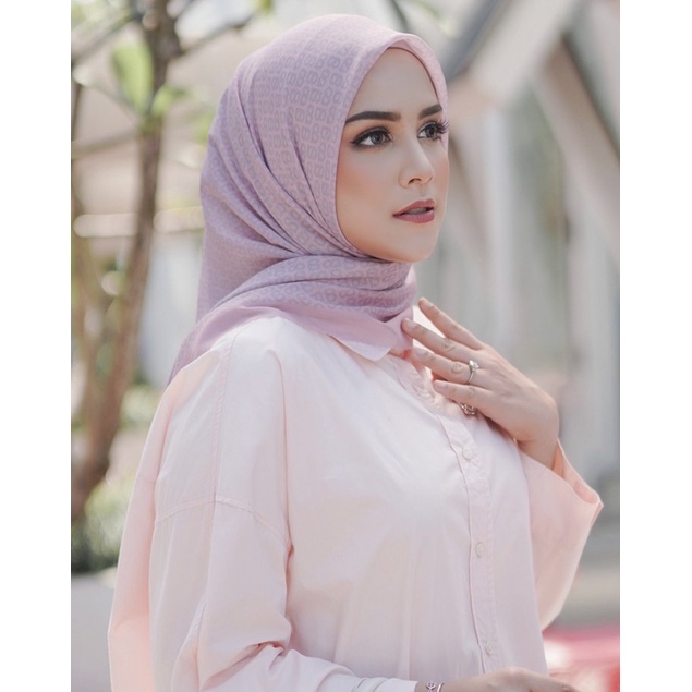 New Buttonscarves Tapis "Tea Rose"