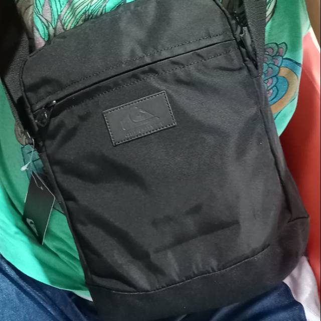 Tas selempang Quiksilver original