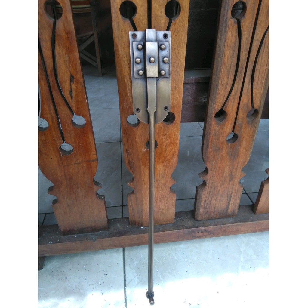 Grendel pintu batavia kuningan antik 50 cm