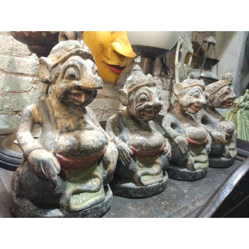 Patung Punakawan Kayu