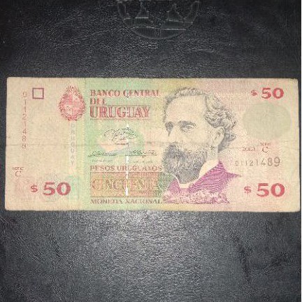 

uang kertas Uruguay 50 peso